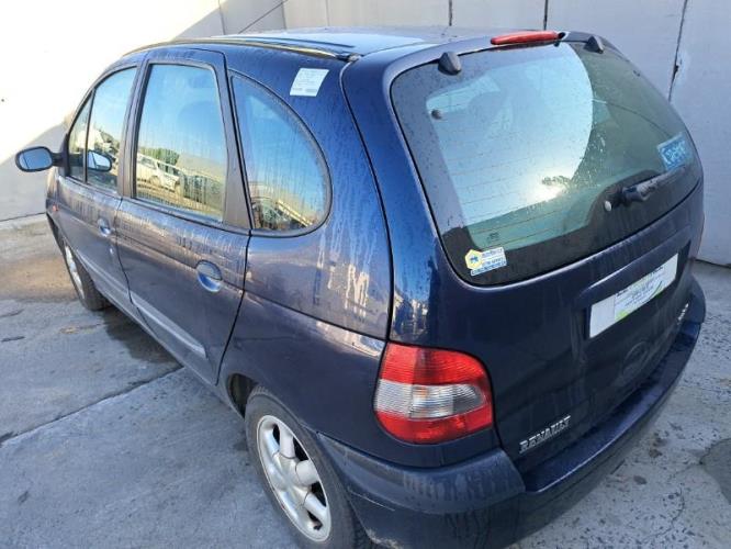 Image Cache sous moteur - RENAULT SCENIC 1