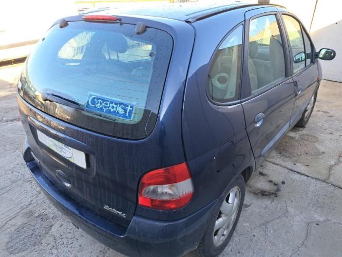 Image Cache sous moteur - RENAULT SCENIC 1