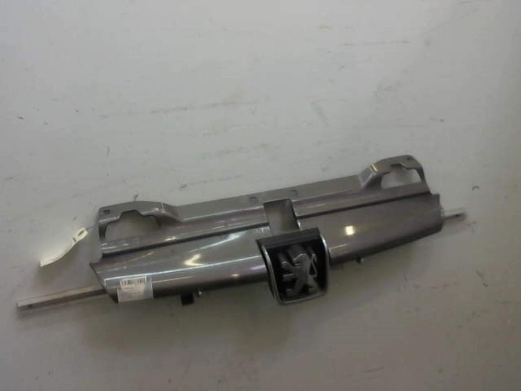 Calandre PEUGEOT 406 PHASE 1 Essence - 1