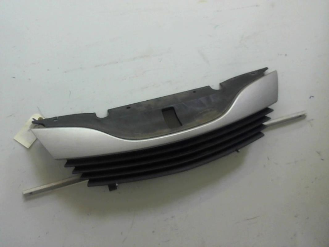 Calandre RENAULT LAGUNA 2 PHASE 1 BREAK Diesel - 1