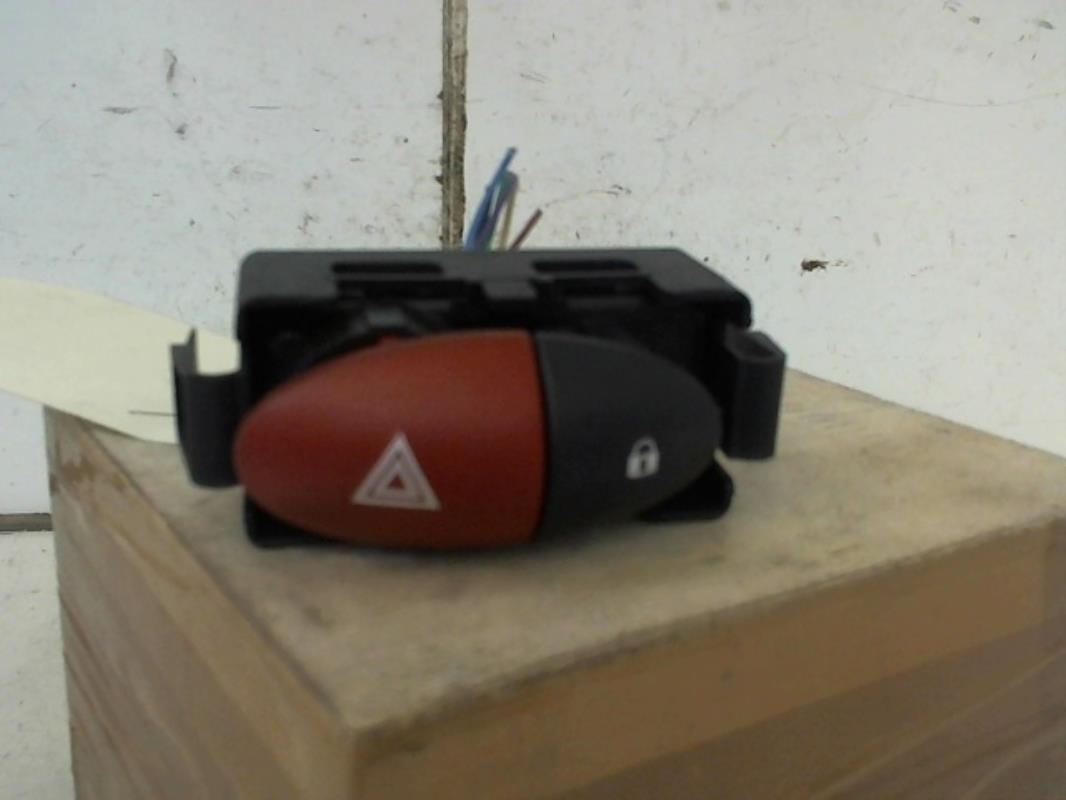 Bouton de warning RENAULT TWINGO 2 PHASE 1 Diesel - 1