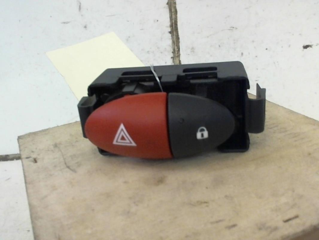 Bouton de warning RENAULT TWINGO 2 PHASE 1 Essence - 1