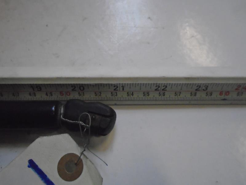 Verin de capot VOLKSWAGEN GOLF 4 Diesel - 1