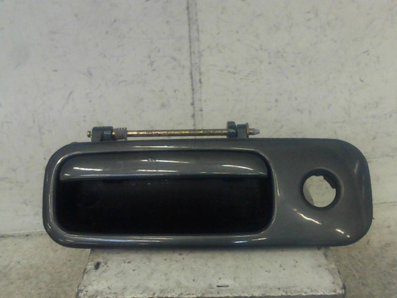 Poignee porte coffre VOLKSWAGEN GOLF 4 Diesel - 1
