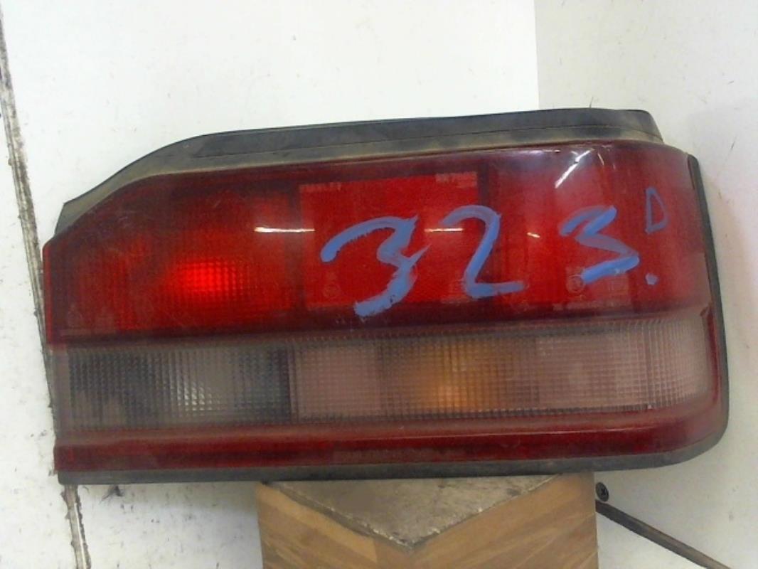 Cabochon arriere droit MAZDA 323 3 PHASE 1  - 1