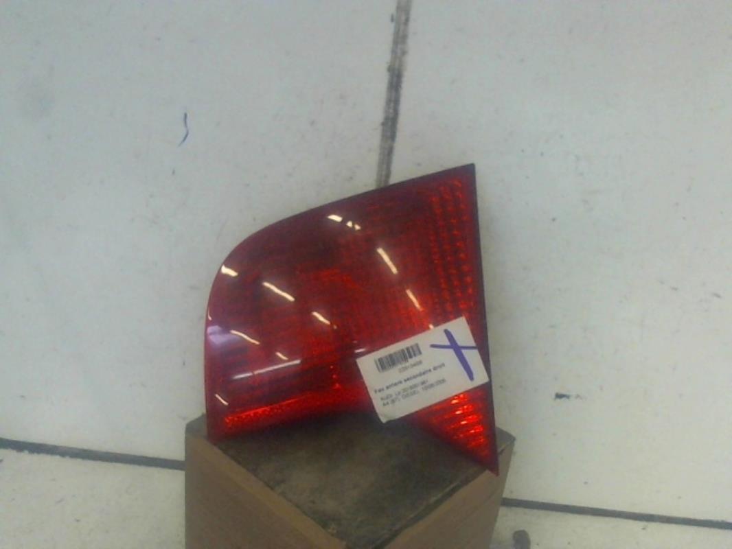 Feu arriere secondaire droit (feux) AUDI A4 2 PHASE 2 Diesel - 1