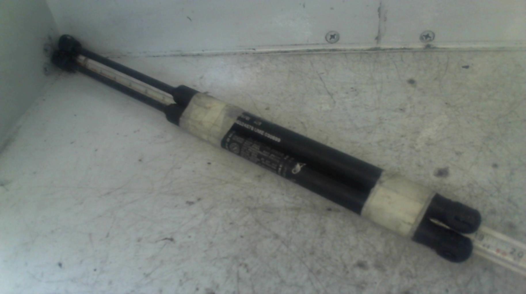 Verin de coffre FIAT PUNTO 2 PHASE 1 Essence - 1