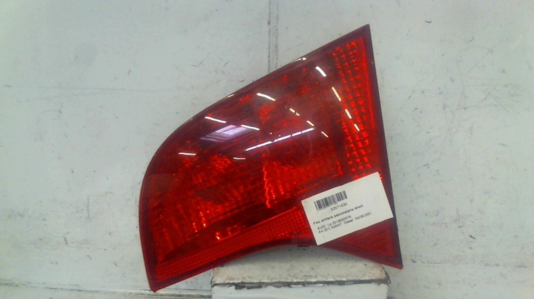 Feu arriere secondaire droit (feux) AUDI A4 2 AVANT PHASE 2 BREAK Diesel - 1