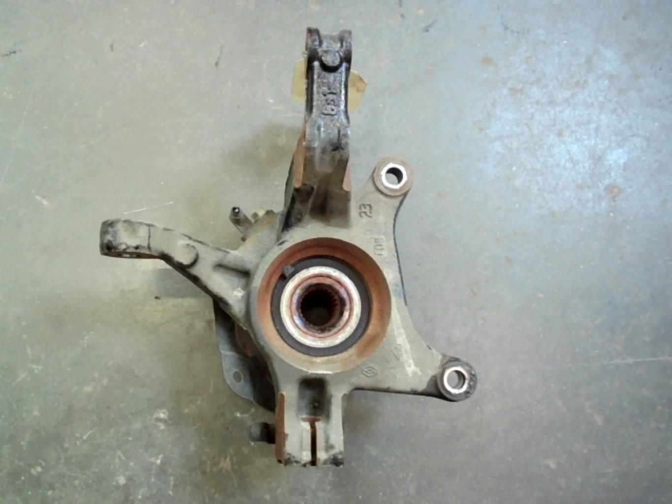 Moyeu avant gauche RENAULT CAPTUR 1 PHASE 2 Diesel - 1