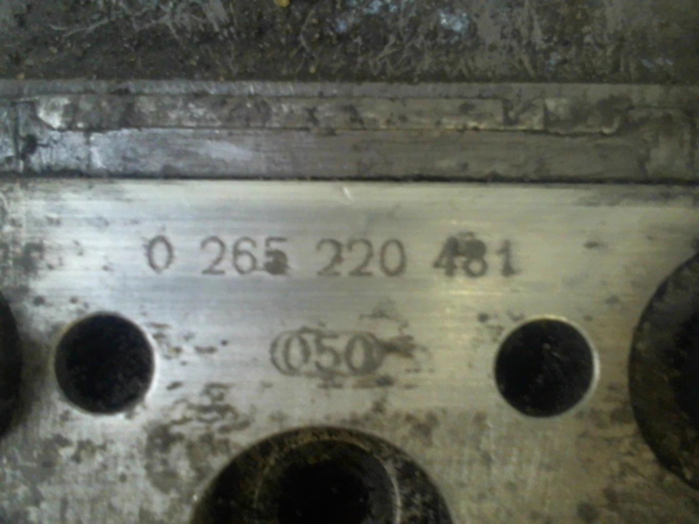 Bloc ABS (freins anti-blocage) AUDI A6 2 AVANT PHASE 1 BREAK Diesel - 1