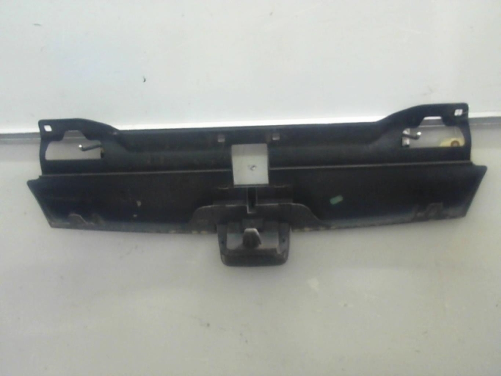 Calandre PEUGEOT 406 PHASE 1 Diesel - 1