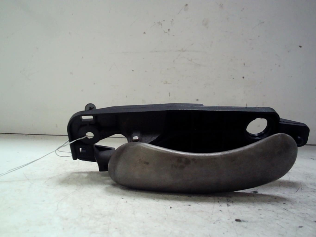 Poignee interieur avant gauche FIAT STILO BREAK Diesel - 1