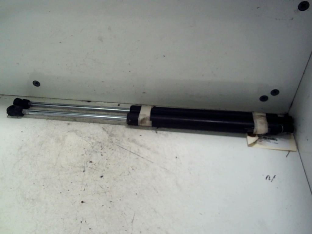Verin de coffre AUDI A6 2 AVANT PHASE 1 BREAK Diesel - 1