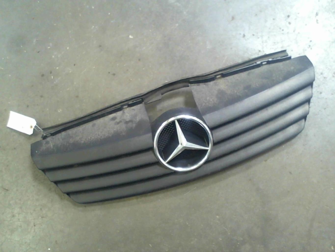 Calandre MERCEDES VANEO 414 Diesel - 1