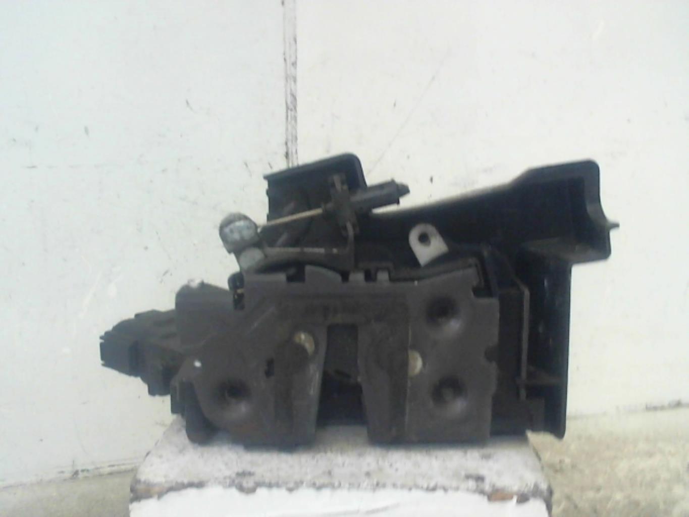 Serrure avant gauche FORD FOCUS 2 PHASE 2 Diesel - 1