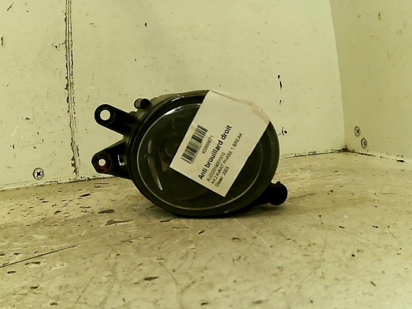 Anti brouillard droit (feux) AUDI A4 2 AVANT PHASE 1 BREAK Diesel - 1