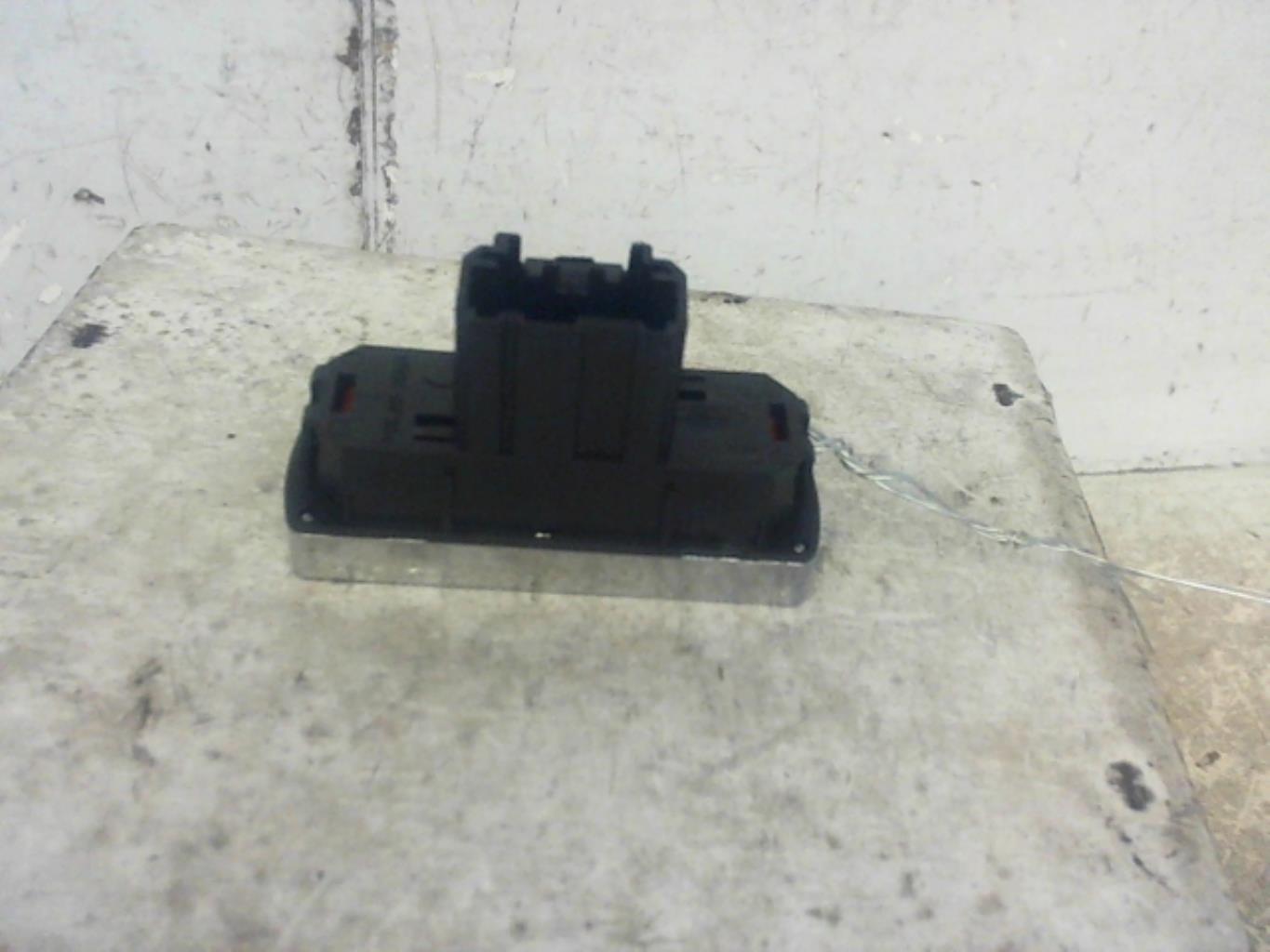 Bouton de warning FORD MONDEO 3 PHASE 1 Diesel - 1