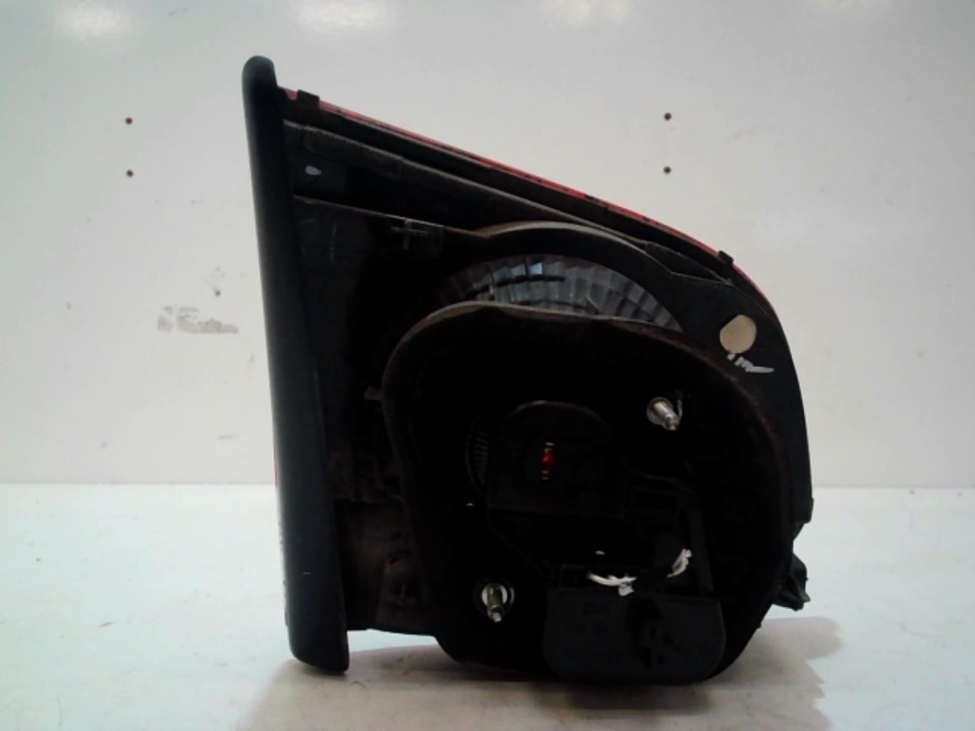 Feu arriere secondaire droit (feux) VOLKSWAGEN GOLF 6 Diesel - 1