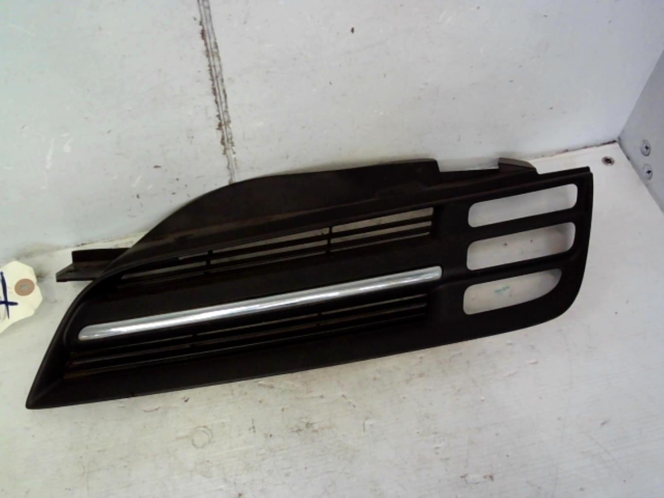 Calandre gauche NISSAN MICRA 3 PHASE 1 Essence - 1