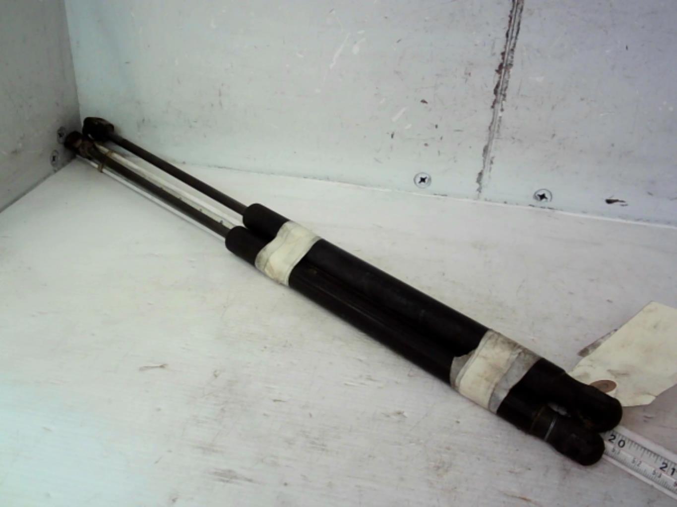 Verin de coffre RENAULT MEGANE 3 PHASE 1 BREAK Diesel - 1