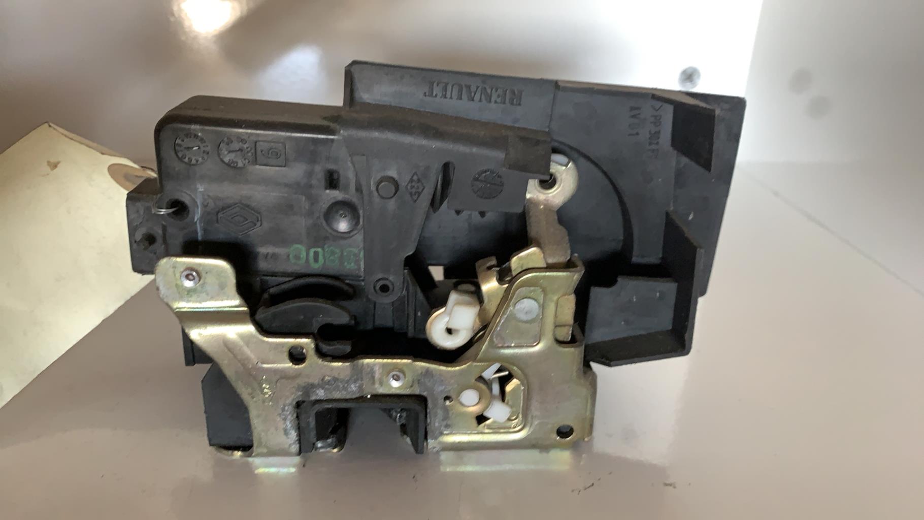 Serrure avant droit RENAULT LAGUNA 1 PHASE 2 Diesel - 1