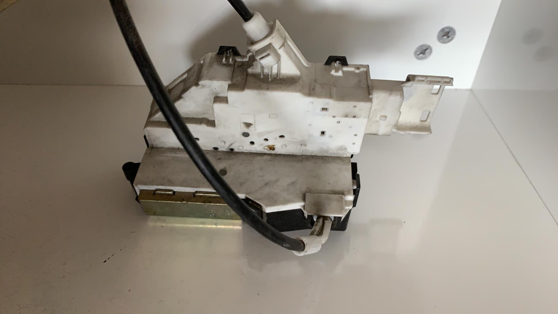 Serrure avant droit CITROEN C4 1 PHASE 1 COUPE Diesel - 1