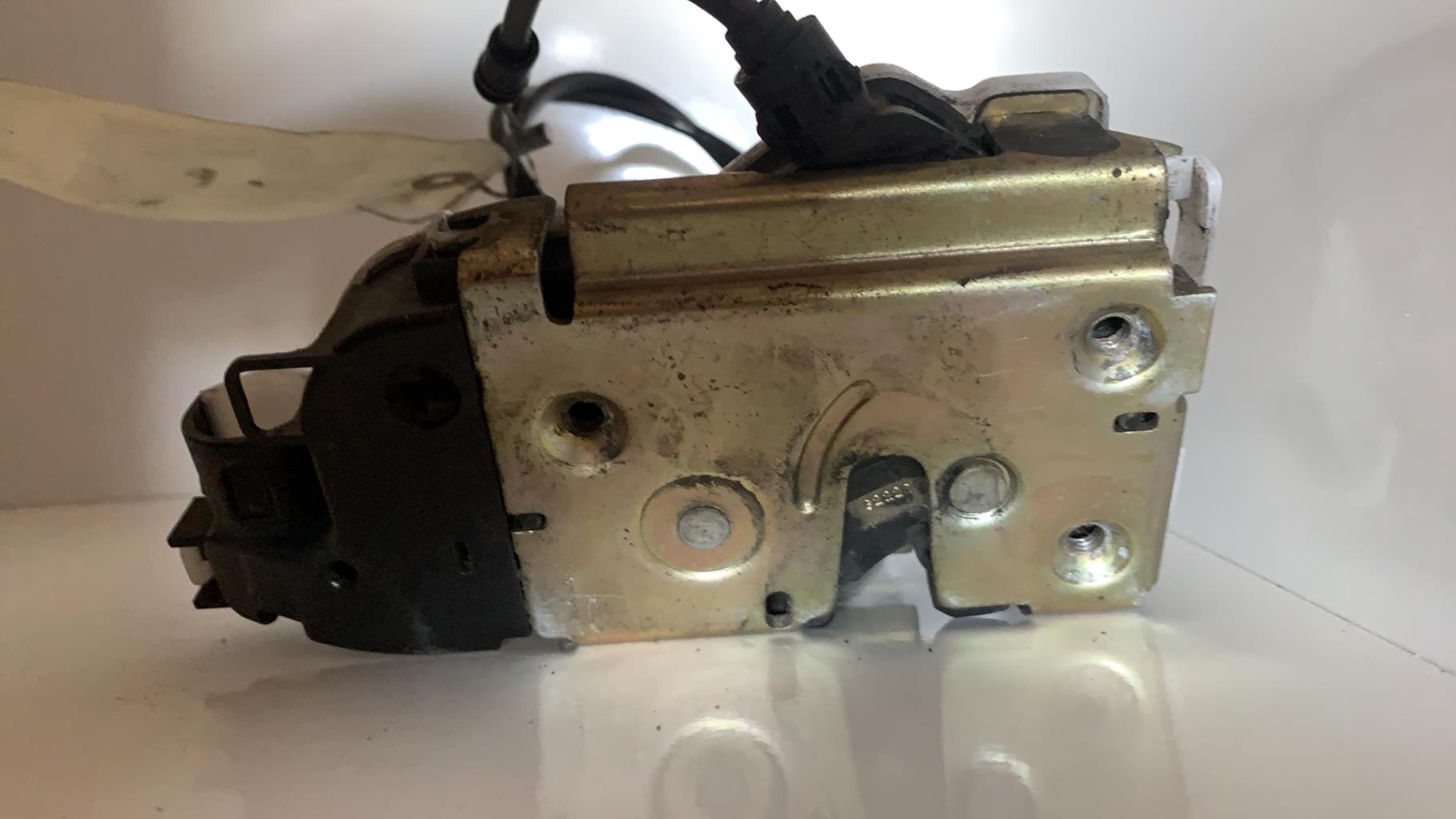 Serrure avant droit RENAULT MEGANE 2 PHASE 2 Diesel - 1