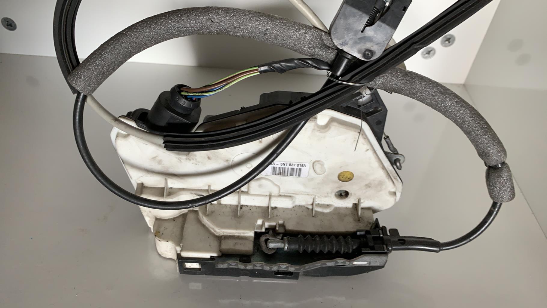 Serrure avant droit SEAT IBIZA 4 PHASE 1 COUPE Diesel - 1