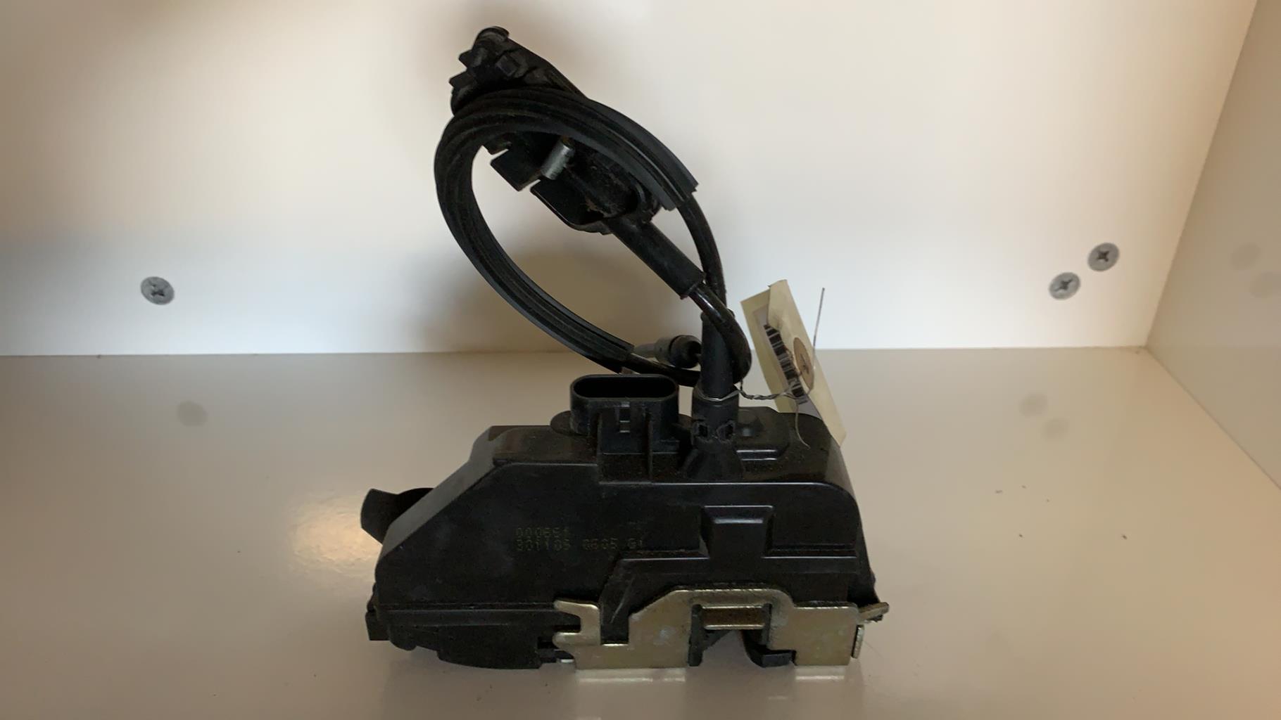 Serrure avant gauche RENAULT LAGUNA 2 PHASE 2 Diesel - 1