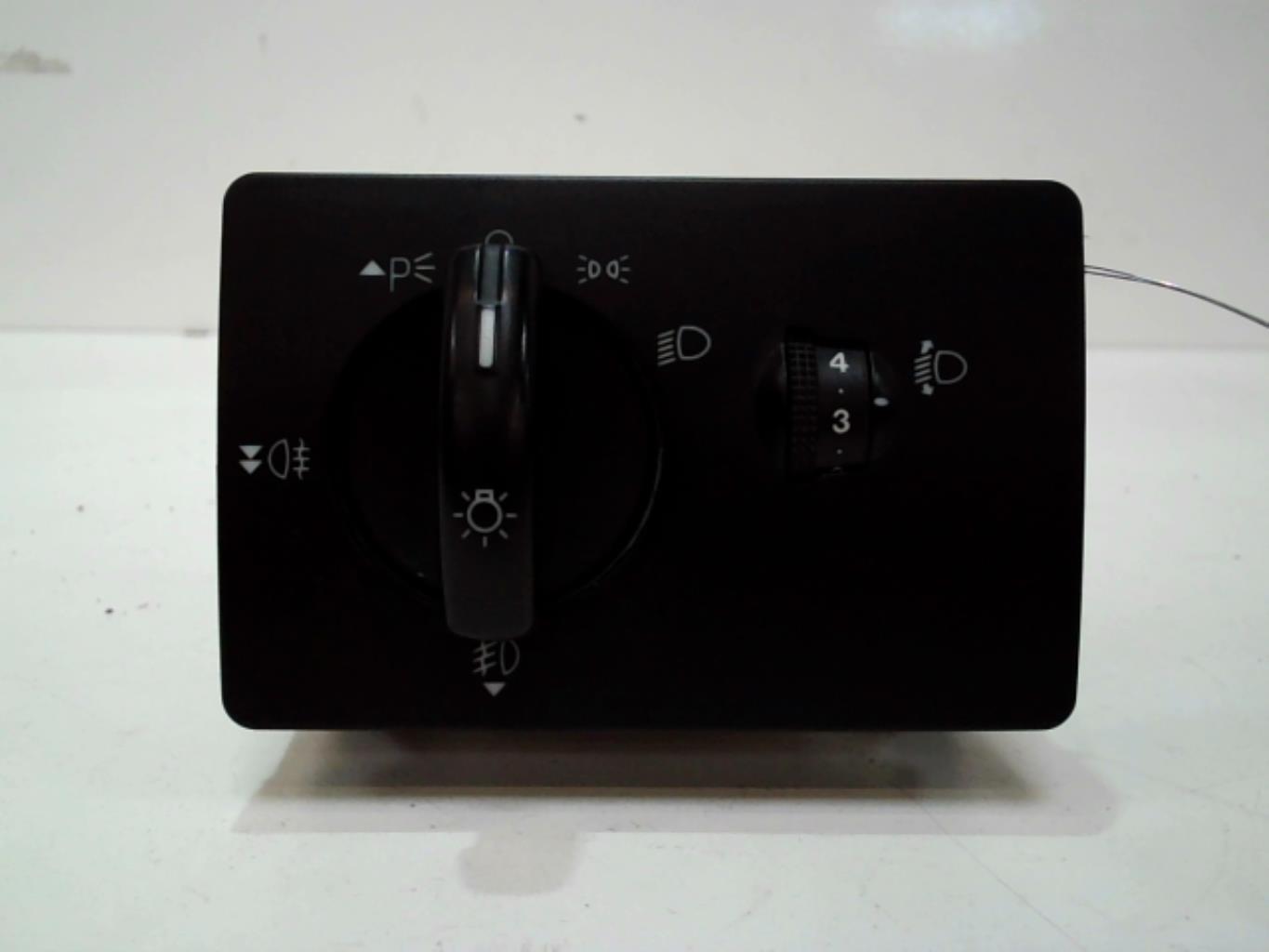 Commande de phare FORD FOCUS 2 PHASE 2 BREAK Diesel - 1