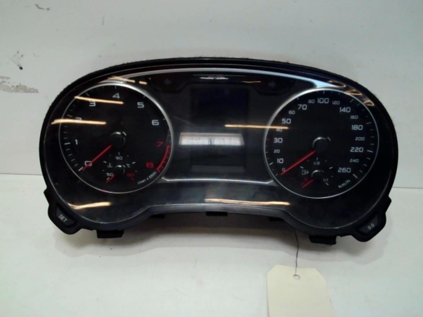 Compteur AUDI A1 1 PHASE 1 Essence - 1