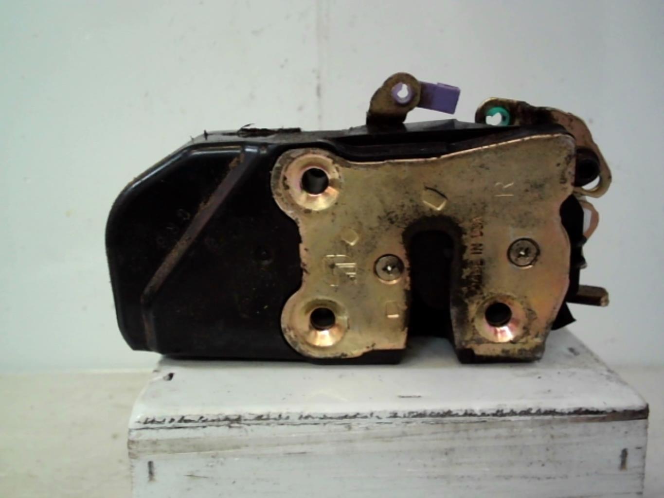 Serrure avant droit CHRYSLER PT CRUISER PHASE 1 BREAK Diesel - 1