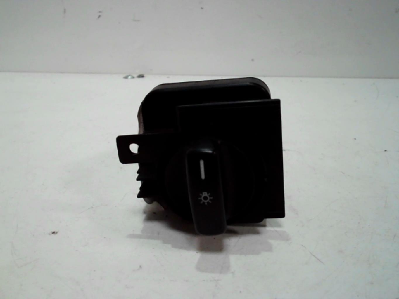 Commande de phare MERCEDES CLASSE A 169 PHASE 2 Diesel - 1