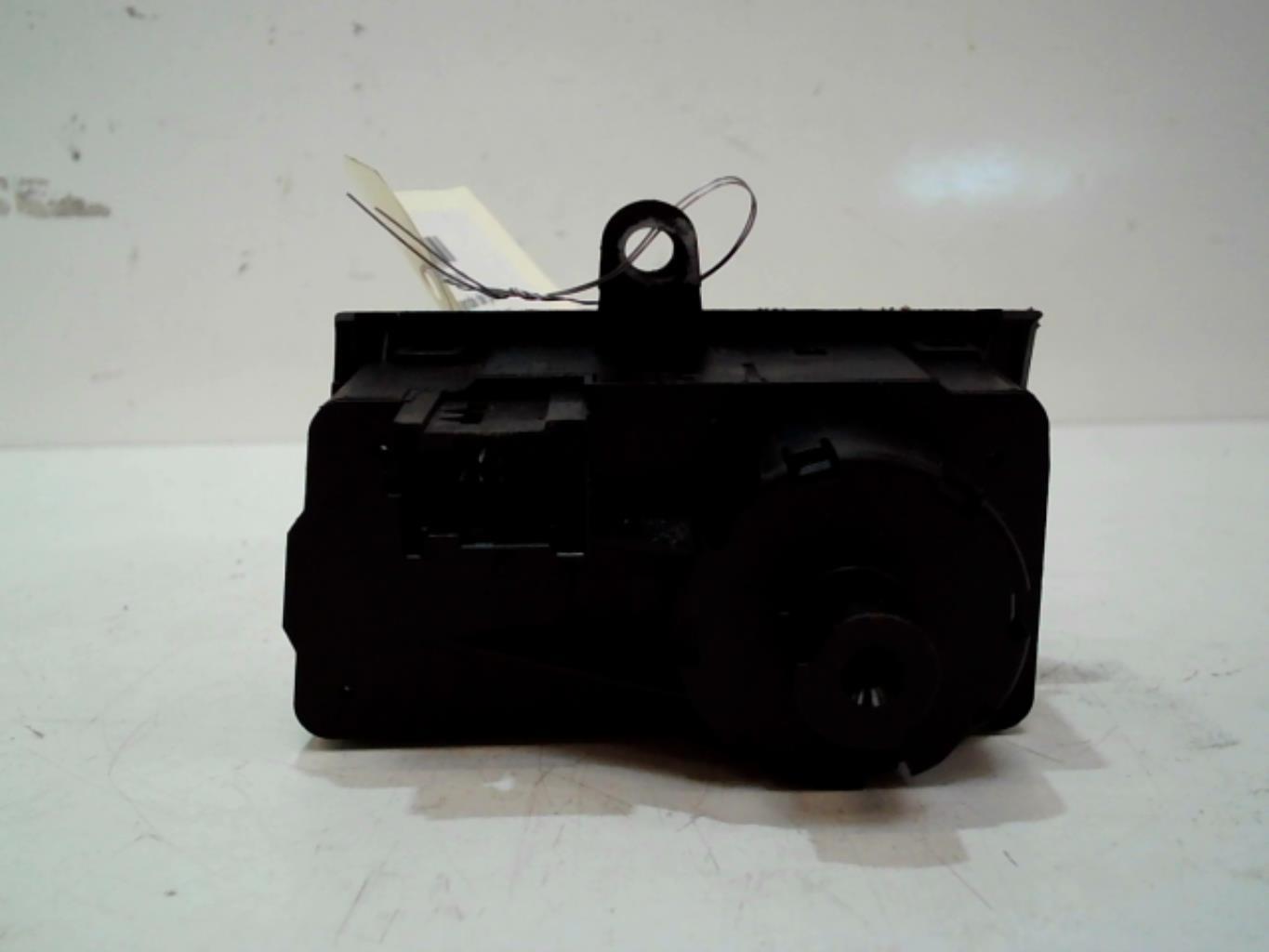 Commande de phare MERCEDES CLASSE E 211 PHASE 1 BREAK Diesel - 1
