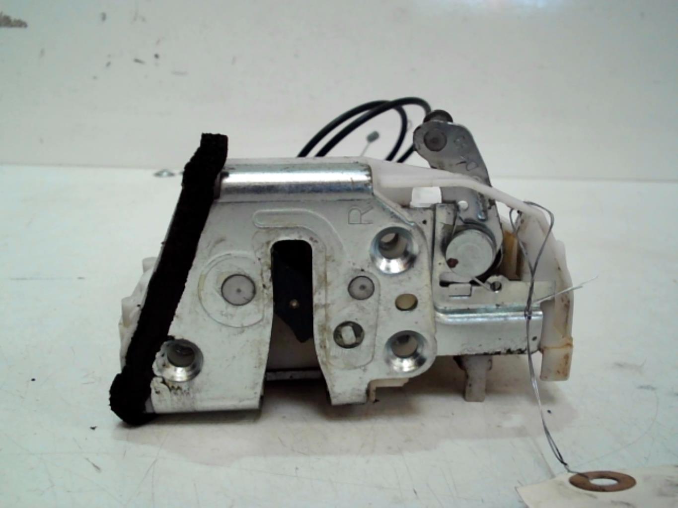 Serrure arriere droit SUZUKI SWIFT 3 Diesel - 1