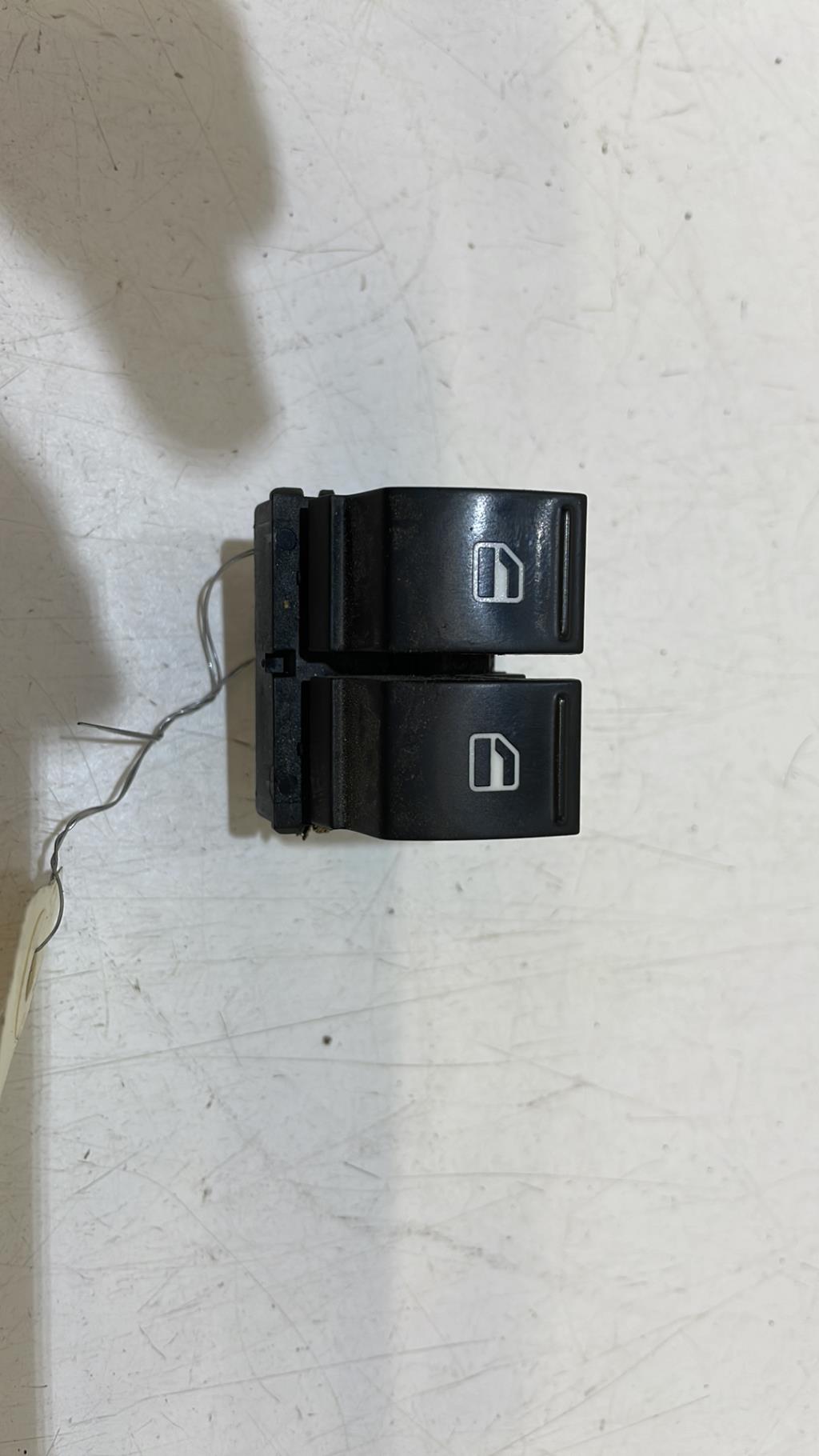 Interrupteur de leve vitre avant gauche SEAT LEON 2 PHASE 2 Diesel - 1