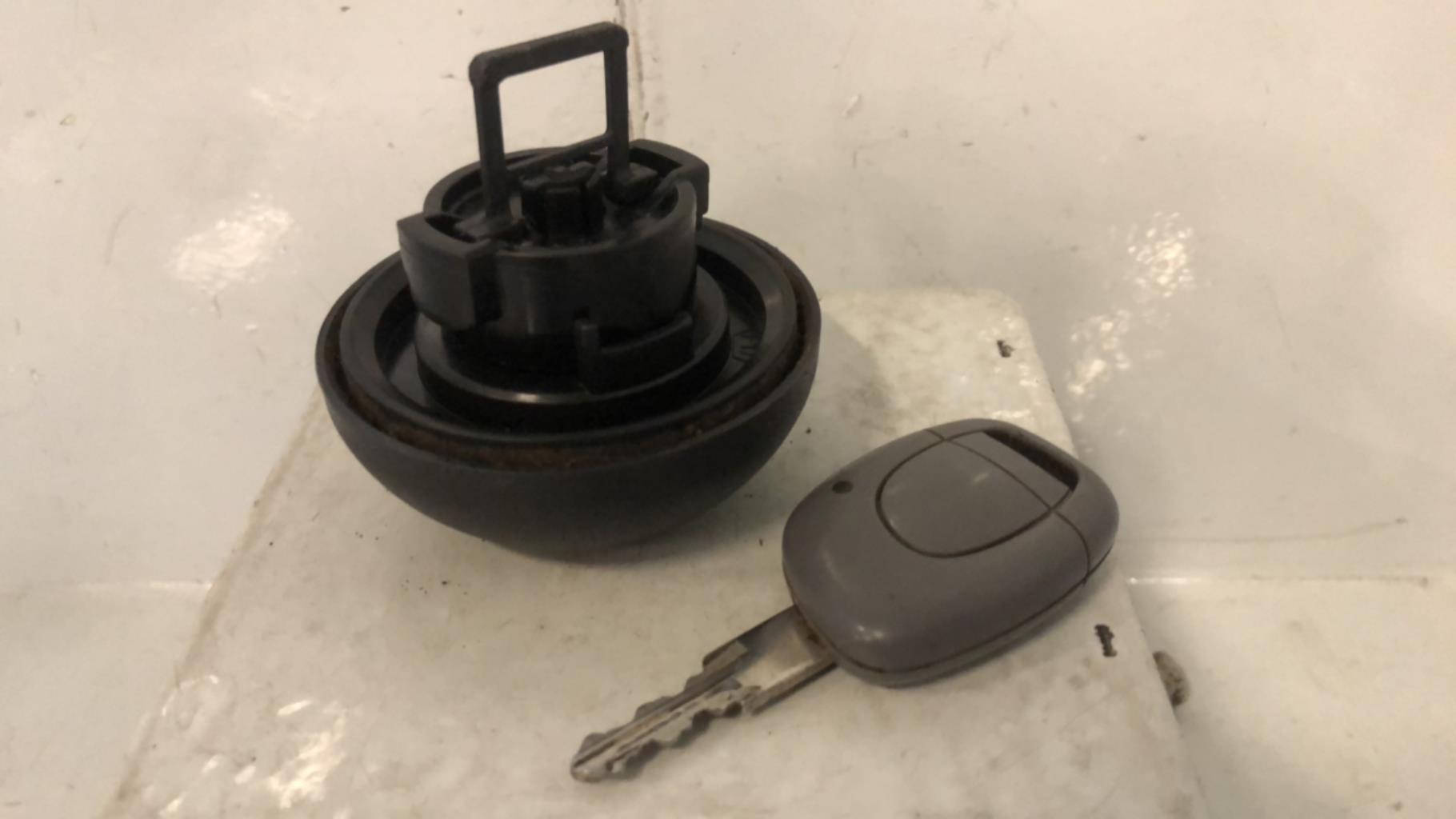 Bouchon de carburant RENAULT TWINGO 1 PHASE 3 Essence - 1