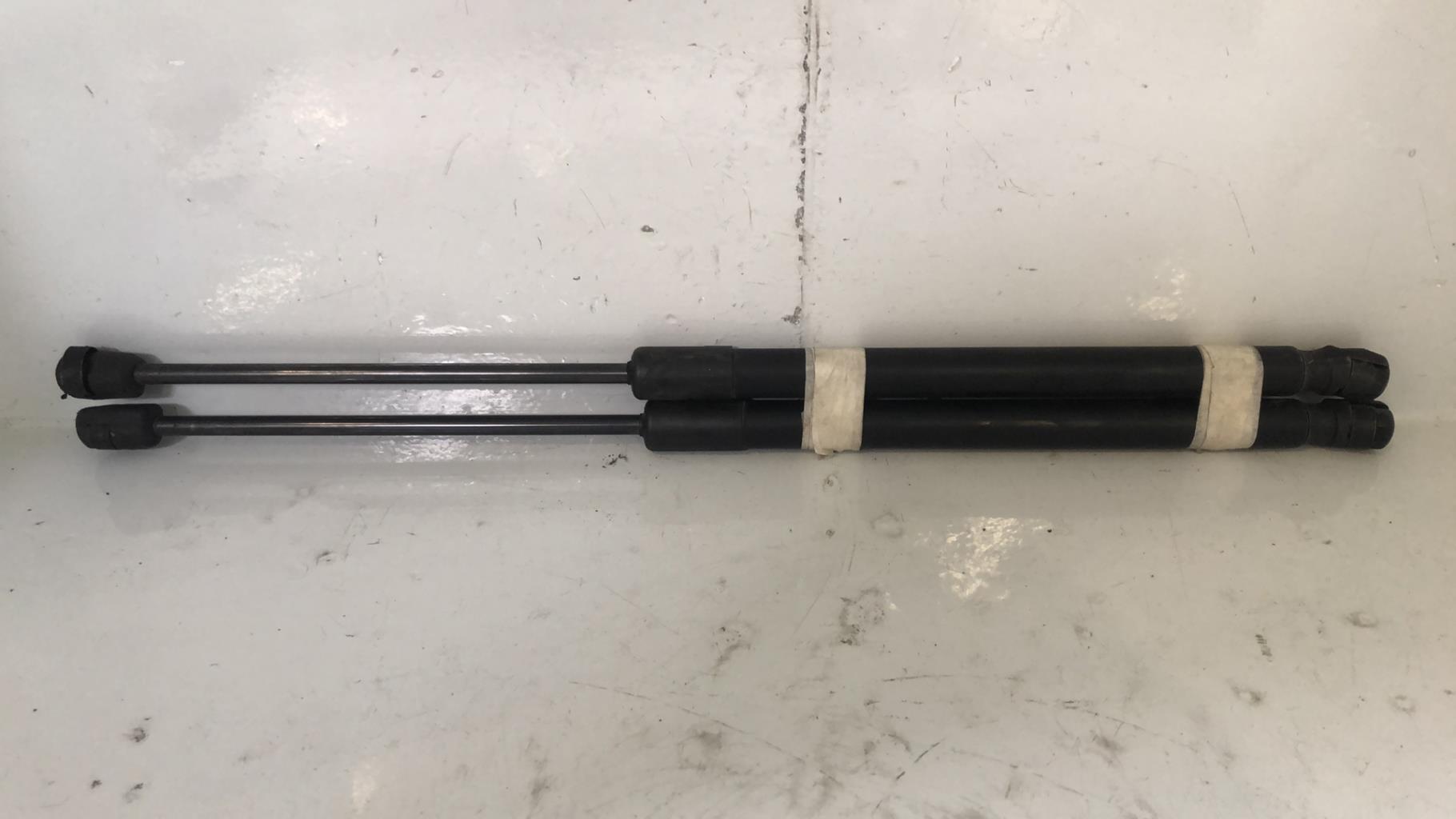 Verin de coffre VOLKSWAGEN GOLF PLUS PHASE 1 Essence - 1