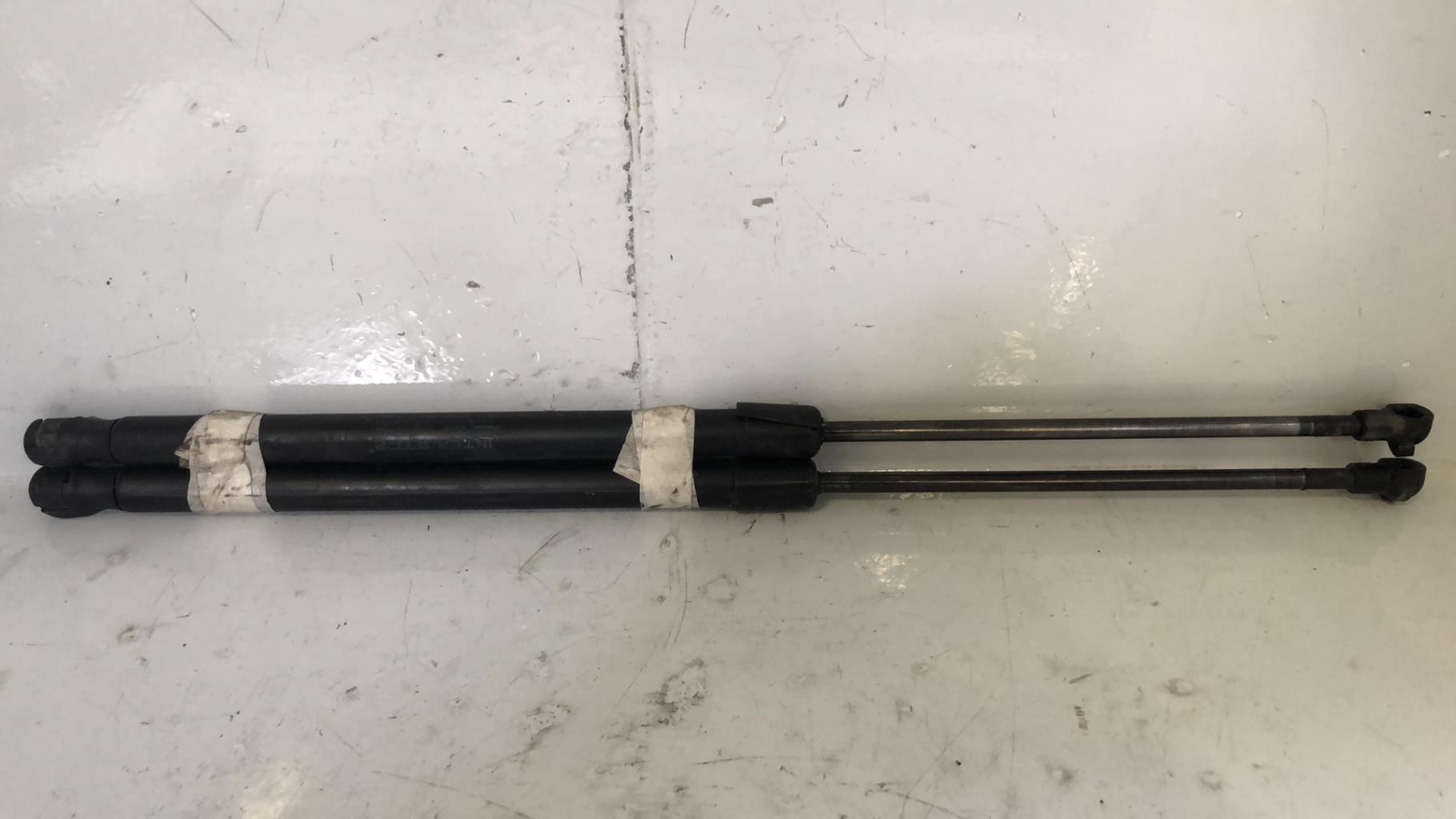Verin de coffre AUDI A3 1 PHASE 2 Essence - 1