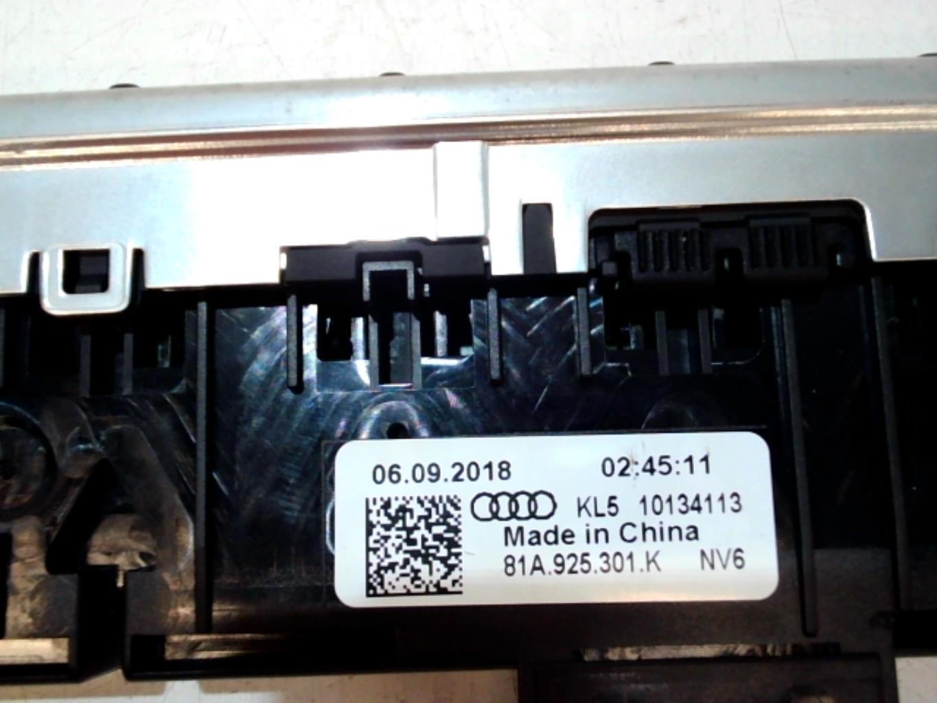 Bouton de warning AUDI Q2 PHASE 1 Essence - 1