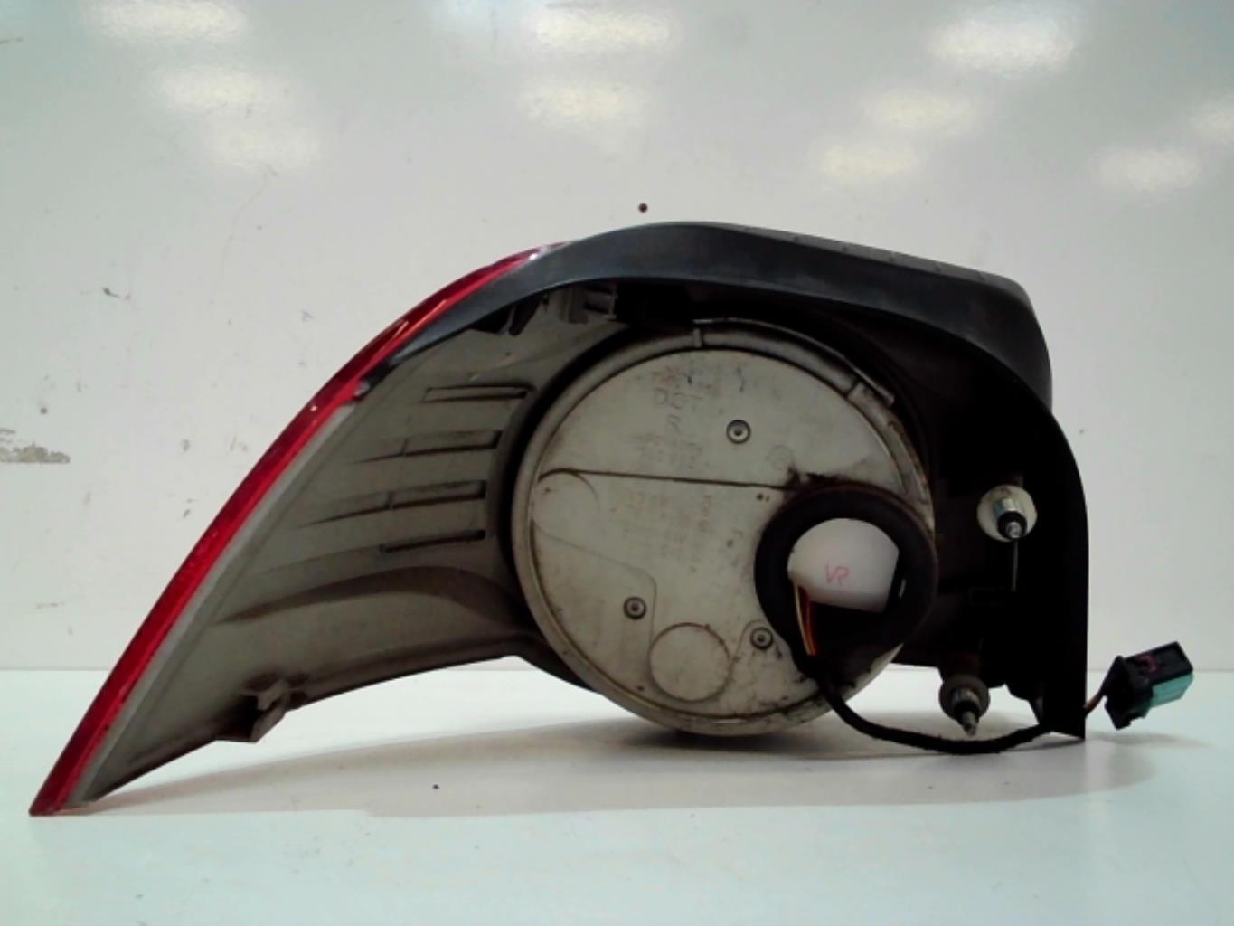 Feu arriere principal droit (feux) VOLKSWAGEN EOS CABRIO PHASE 1 Diesel - 1