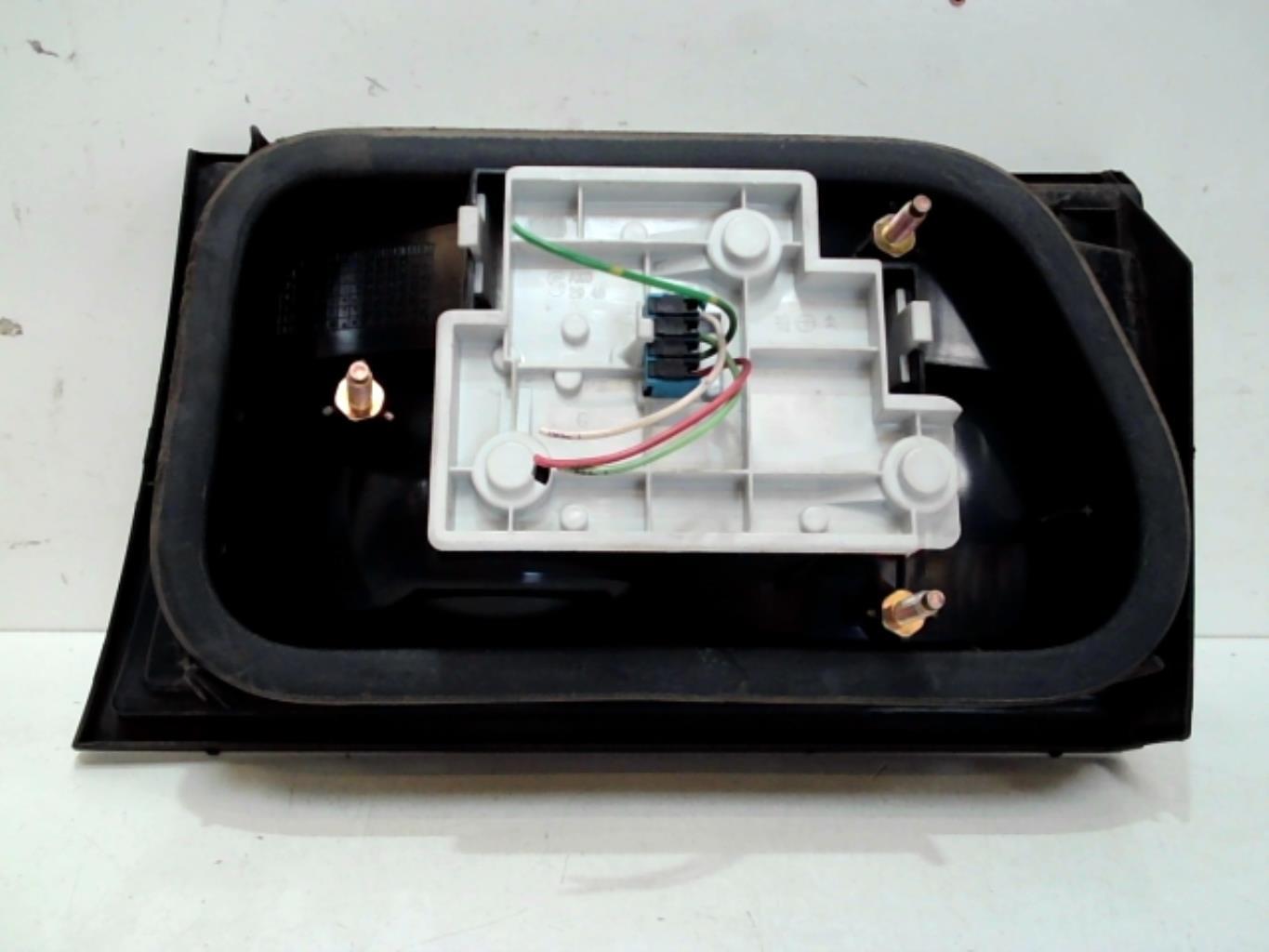 Feu arriere secondaire gauche (feux) CITROEN XANTIA PHASE 2 BREAK Diesel - 1