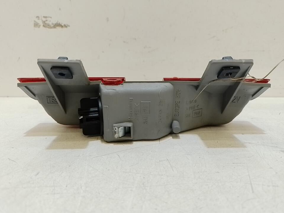 Feu arriere stop central TOYOTA RAV4 2 PHASE 2 Diesel - 1