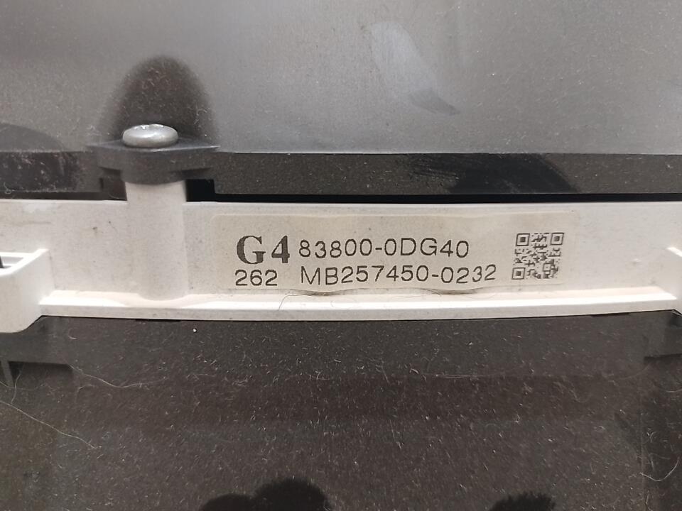 Compteur TOYOTA YARIS 2 PHASE 2 Diesel - 1