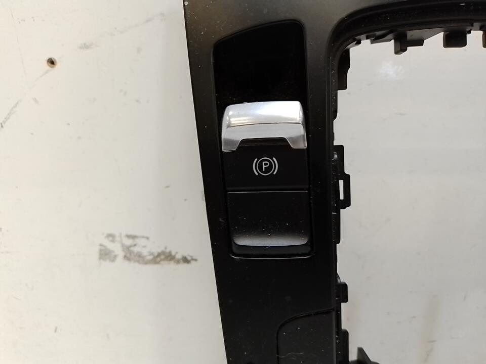 Commande GPS AUDI A4 3 AVANT PHASE 1 BREAK Diesel - 1