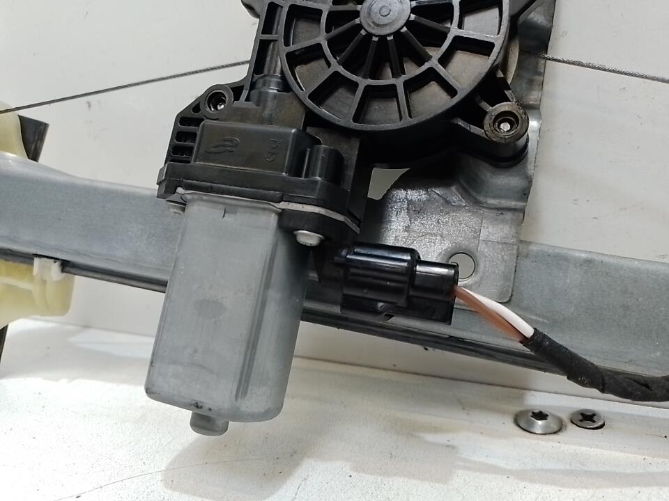Leve vitre electrique avant gauche RENAULT CLIO 4 PHASE 2 Diesel - 1