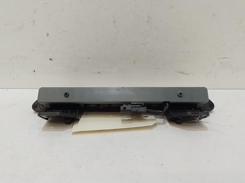Feu arriere stop central CHEVROLET ORLANDO Diesel - 1