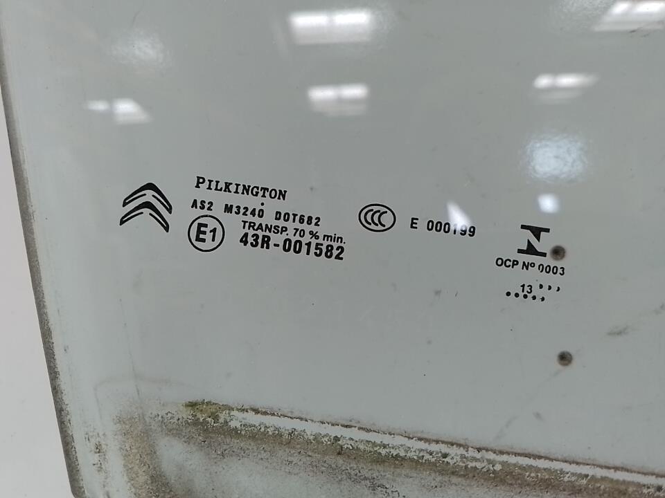 Vitre avant droit CITROEN C4 2 PHASE 1 Diesel - 1
