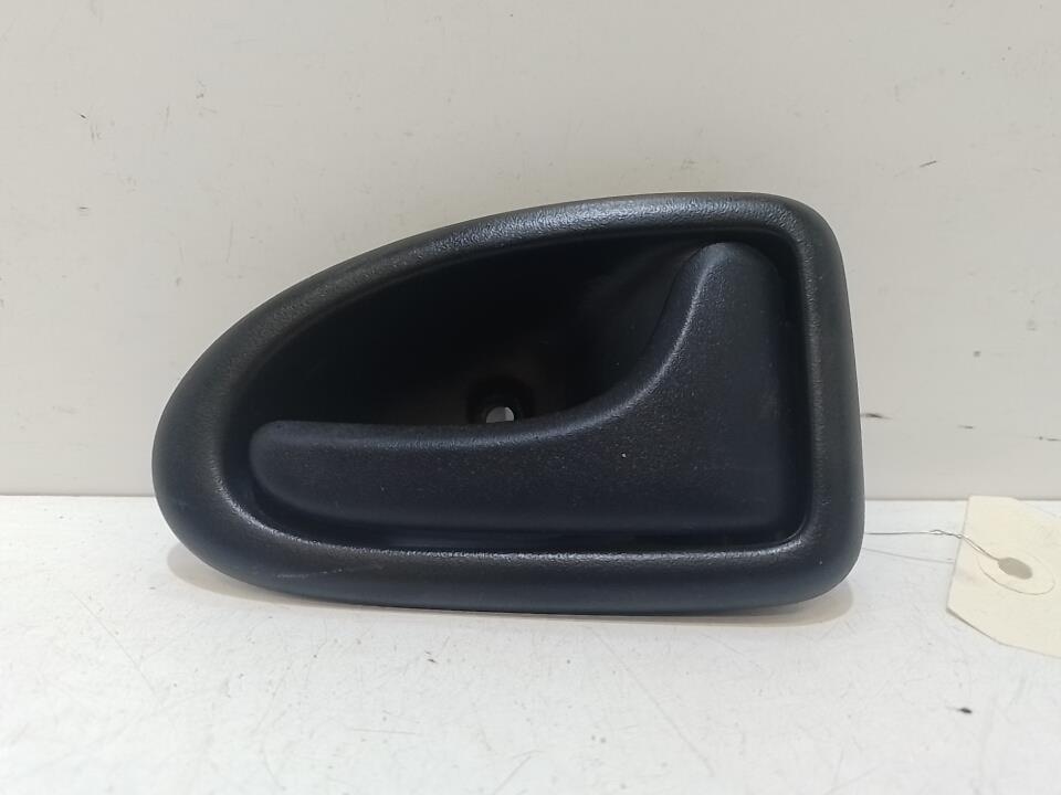 Poignee interieur arriere droit RENAULT CLIO 2 PHASE 2 Diesel - 1