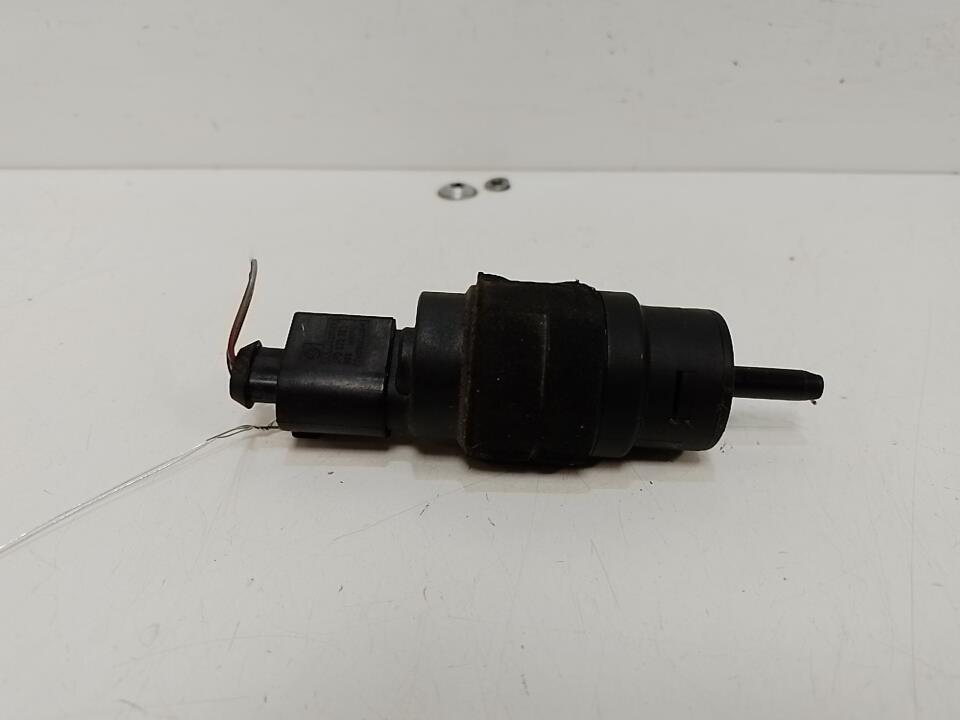 Pompe lave glace avant AUDI A4 3 PHASE 1 Diesel - 1